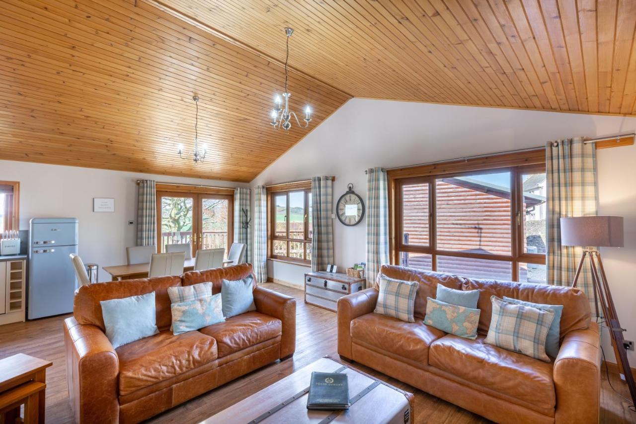 Douglas Fir Lodge With Hot Tub Near Cupar Fife Luthrie ภายนอก รูปภาพ