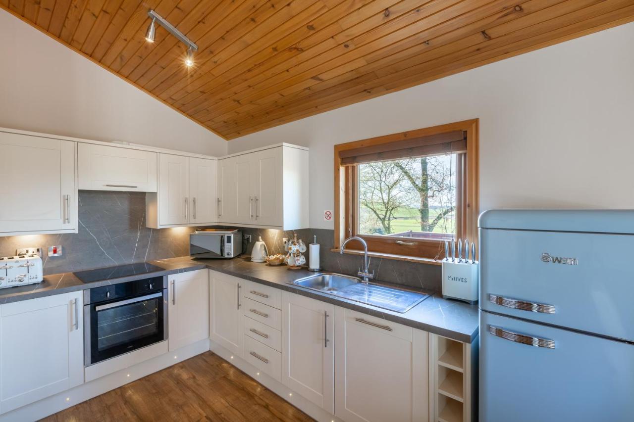 Douglas Fir Lodge With Hot Tub Near Cupar Fife Luthrie ภายนอก รูปภาพ