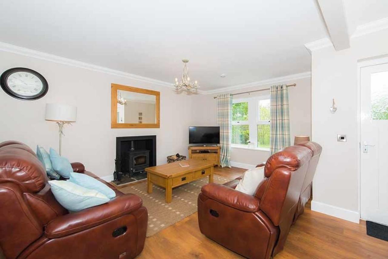 Douglas Fir Lodge With Hot Tub Near Cupar Fife Luthrie ภายนอก รูปภาพ