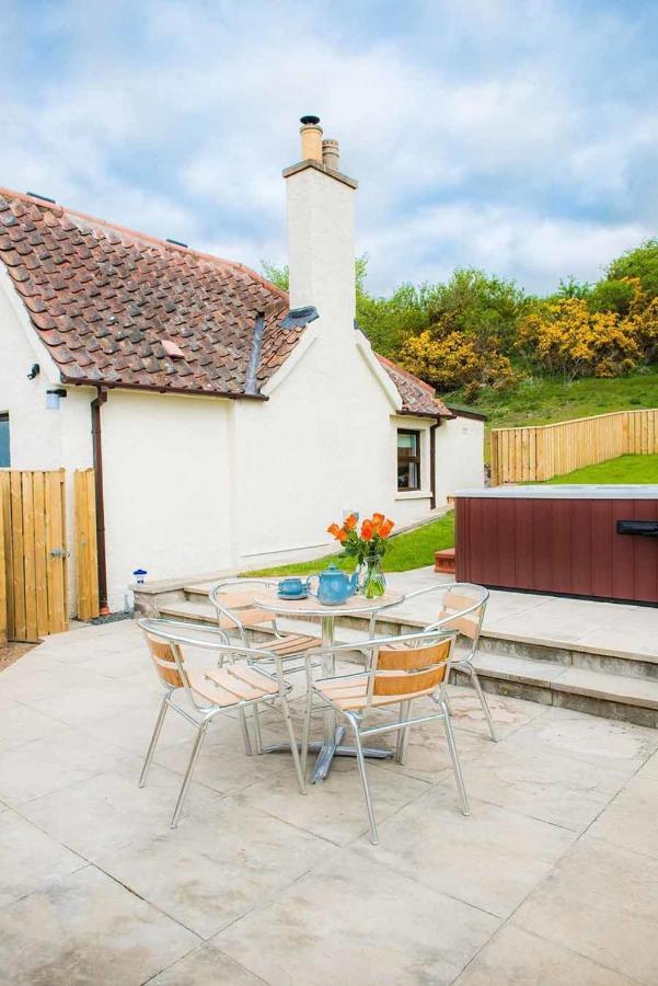 Douglas Fir Lodge With Hot Tub Near Cupar Fife Luthrie ภายนอก รูปภาพ